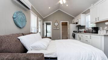 1 chambre, fer et planche à repasser, lit parapluie, Wi-Fi gratuit