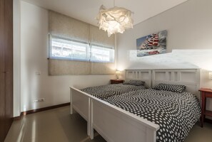 2 soverom, safe på rommet, strykejern/-brett og wi-fi (inkludert)