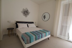 2 bedrooms, iron/ironing board, travel cot, free WiFi