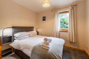 2 bedrooms, desk, free WiFi, bed sheets