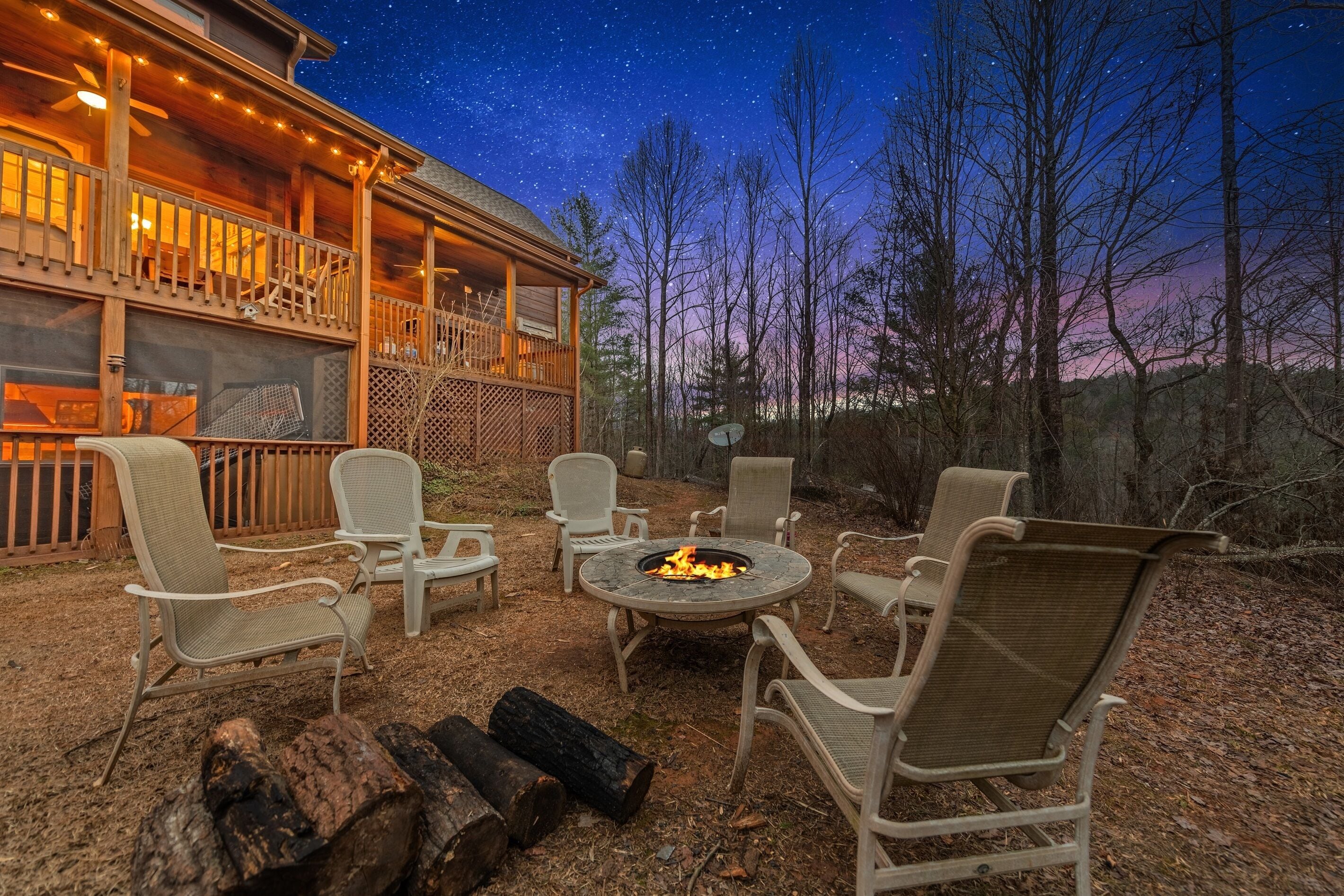Creekview Hideout: Pet-friendly, Hot Tub, 5BR/5BA