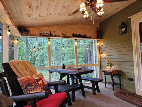 Located in the beautiful Heldebergs, This is a cute little house you will love.