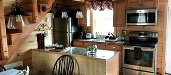 Located in the beautiful Heldebergs, This is a cute little house you will love.