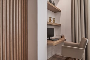 Luxury Apartment | In-room business centre - Charitos Boutique Apartment Kolonaki (Athens)