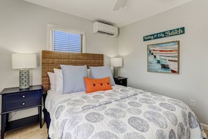 2 Schlafzimmer, Schreibtisch, Bügeleisen/Bügelbrett, Reisekinderbett