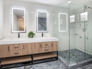 Condo, 3 Bedrooms | Bathroom
