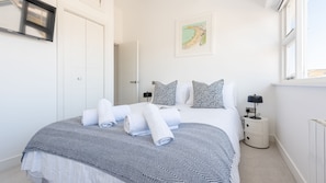 2 chambres, fer et planche à repasser, Wi-Fi, draps fournis