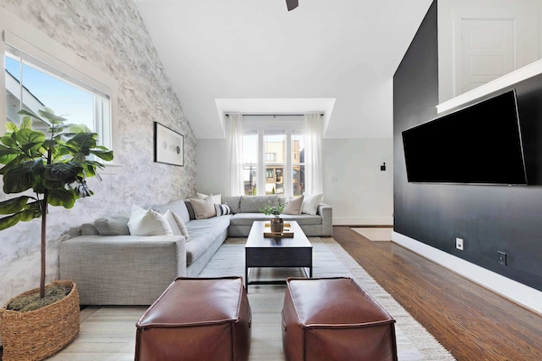 TV connectée, cheminée, jeux vidéo, baby-foot