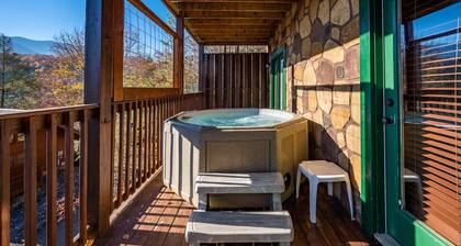 Hot Tub, Fast Wifi, Epic Views!