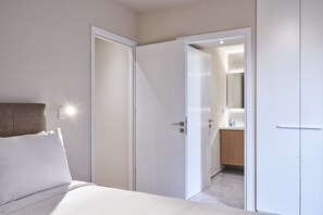 Luxury Apartment | 2 bedrooms, in-room safe, desk, laptop workspace - Charitos II Chic n modern 2BD Apt (Athens)