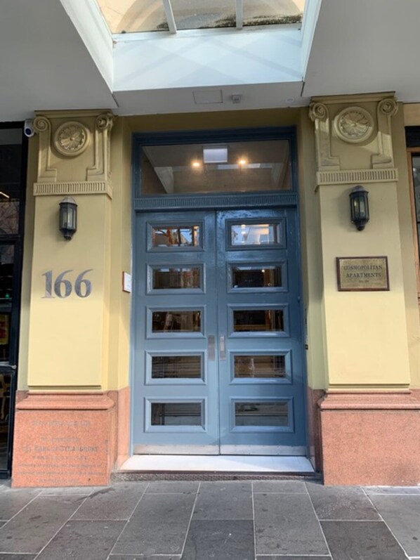 تفاصيل الفندق من الخارج