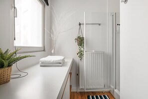 Doccia, asciugacapelli, asciugamani