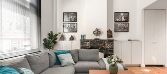 Urban Comfort: Central 2-BR Townhouse for 6