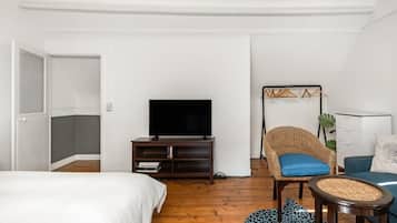 2 makuuhuonetta, silitysrauta/-lauta, vauvan matkasänky, Wi-Fi