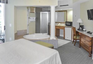 3 habitaciones, escritorio, tabla de planchar con plancha y wifi 