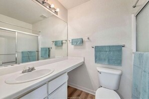 Combined shower/tub