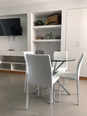 Dining - Best Location in Miraflores! Just remodeled (Lima)