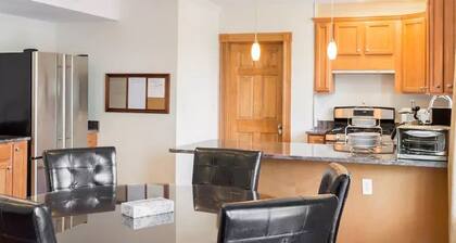 3Bed / 3Bath Home, 3 Parking spots close to Central Sq, MIT, Harvard. Walk to T.