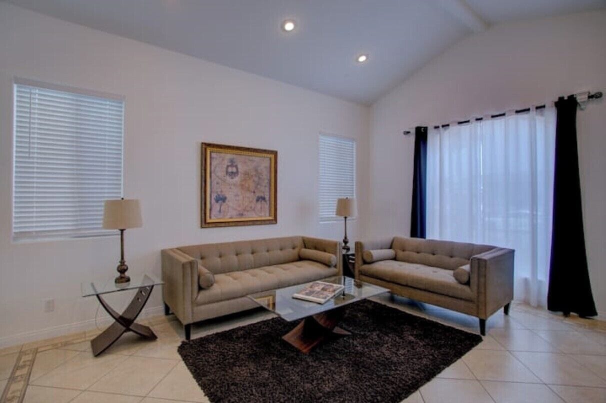 Smart-TV, Kamin, Tischfußball