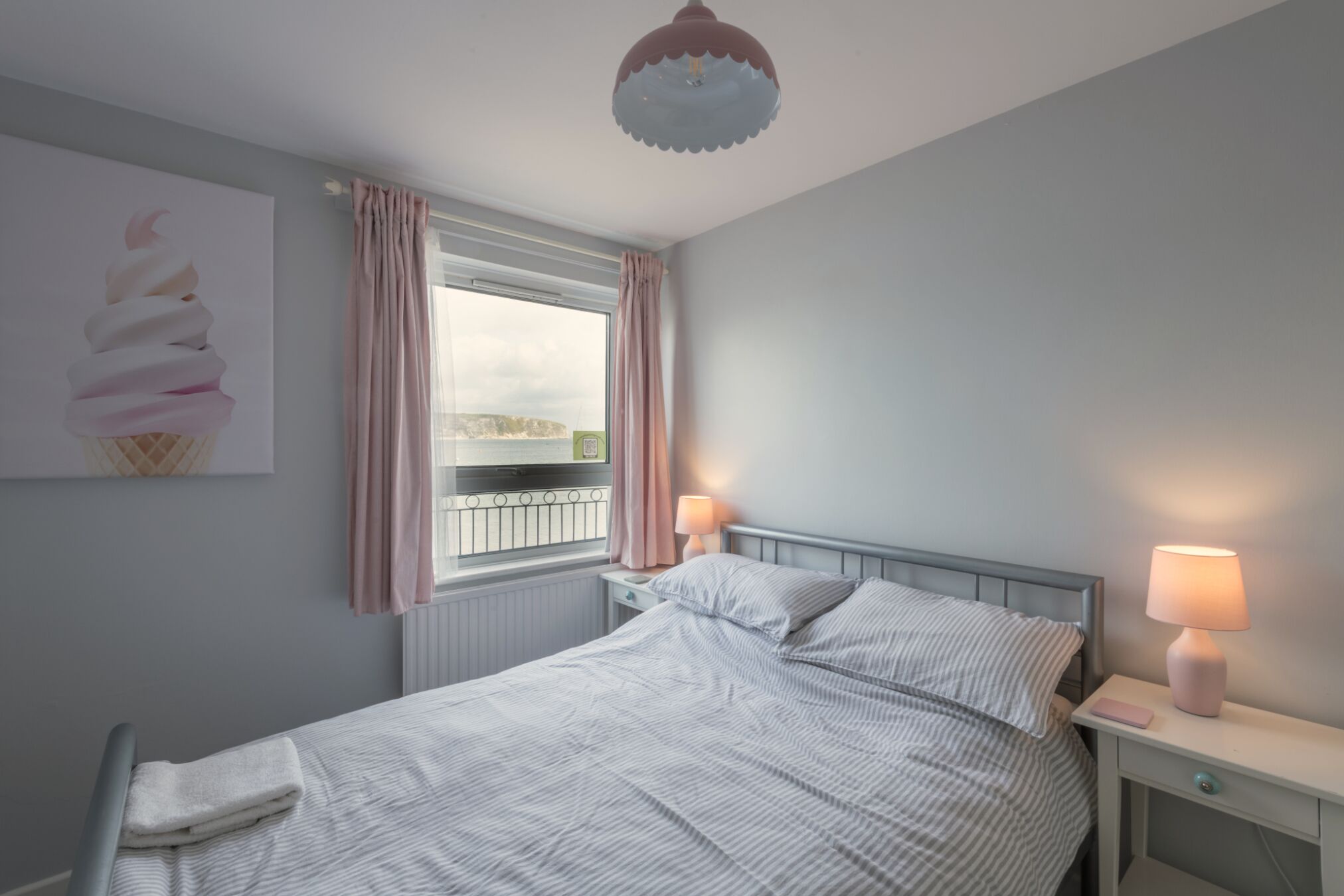 3 bedrooms, iron/ironing board, travel cot, Internet