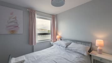 3 bedrooms, iron/ironing board, travel cot, Internet