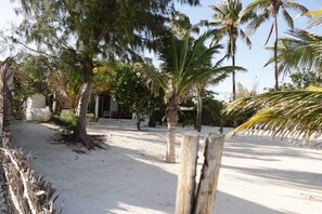 Property grounds - Brown Eagle Beach Resort - Watamu (Watamu)