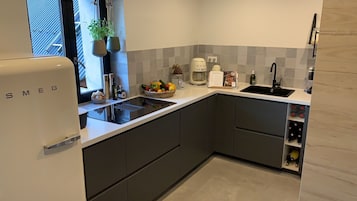 Réfrigérateur, four, plaque de cuisson, lave-vaisselle