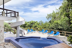 Bañera de hidromasaje exterior