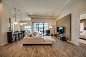 Smart TV, stereo, offices