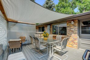 Outdoor dining - Games, Art & Pot Friendly with ZenDen near Downtown Littleton-Denver (Littleton)