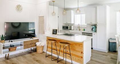 Riverfront Cottage Retreat with 2 Docks + Scenic Views on the St. John’s River!