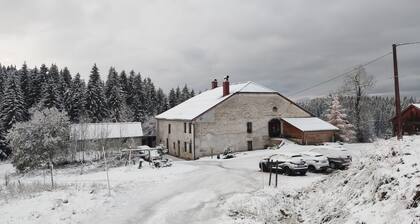 Refuge Sous La Joux - Gîte La Cahute