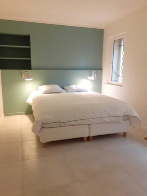 5 slaapkamers, een strijkplank/strijkijzer, gratis wifi, beddengoed