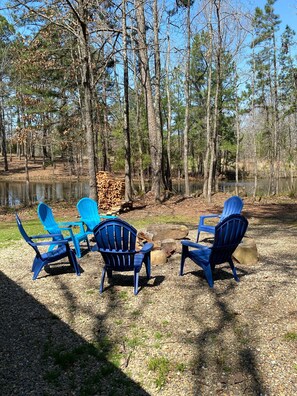 Property grounds - Excellent location! Water view from porch, short drive to Lake and Beavers Bend! (Broken Bow)