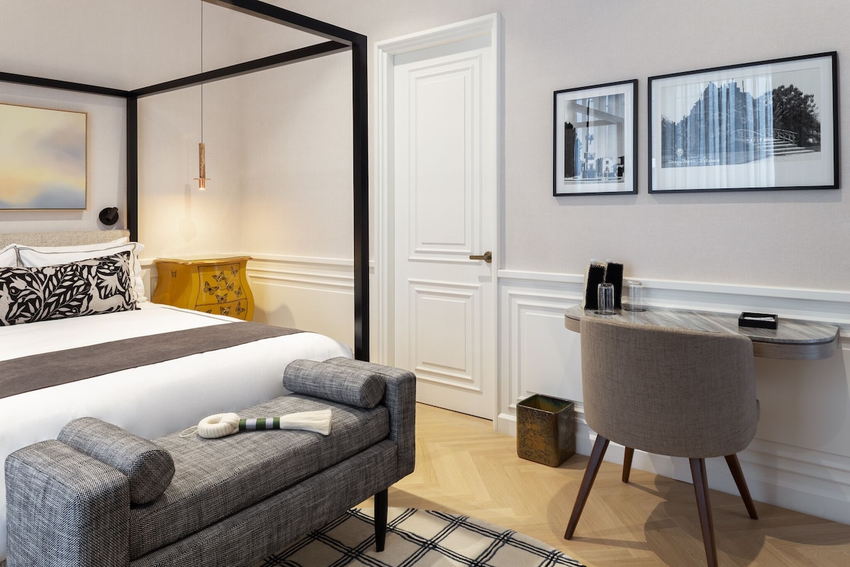 Superior Room King | 高級寢具、免費迷你吧、客房內保險箱、書桌