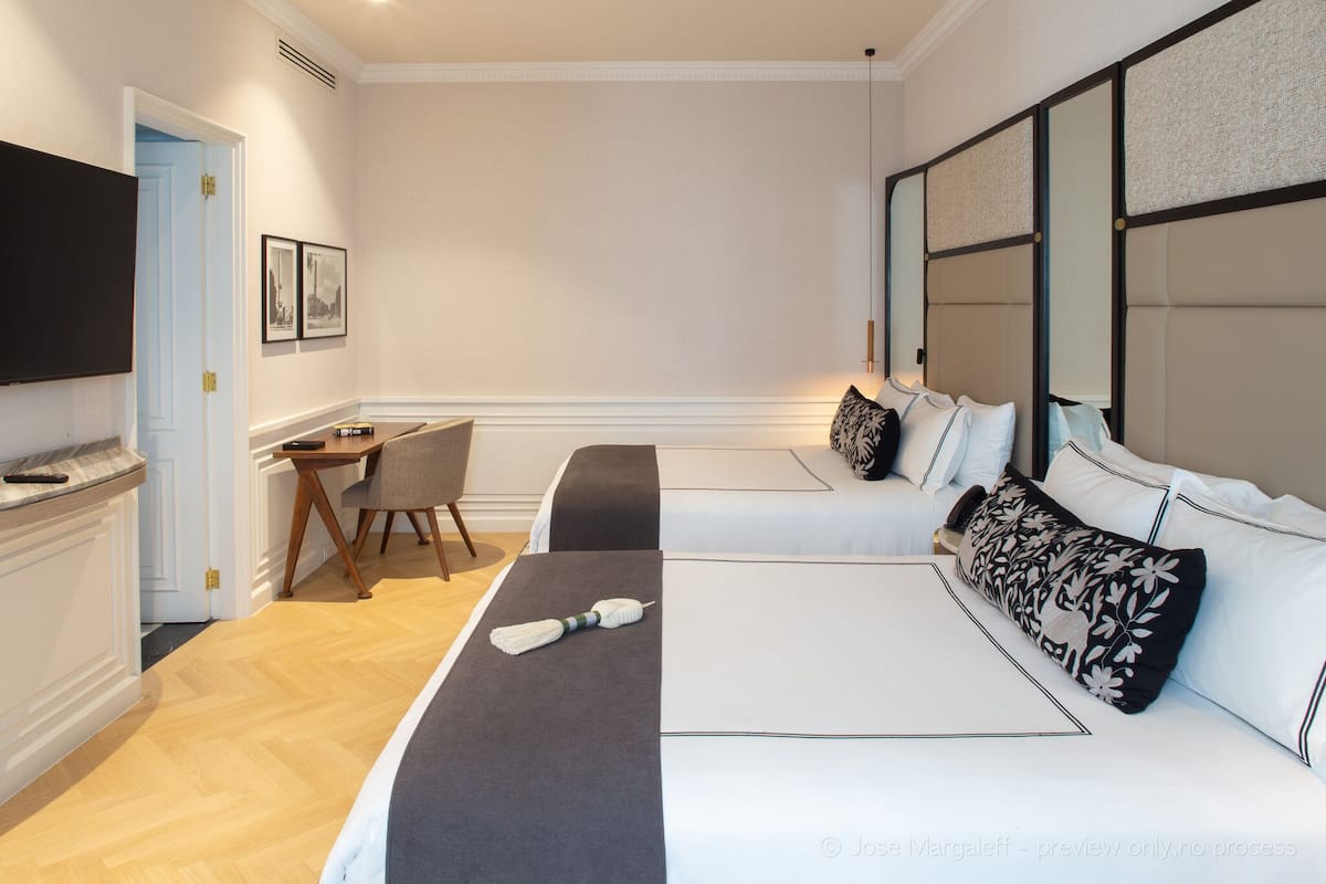Superior Room, 2 Queen Beds | 1 Schlafzimmer, hochwertige Bettwaren, kostenlose Minibar, Zimmersafe