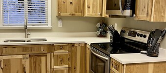 Timberline cabin close to Mt. Rainer and White Pass, WiFi, Netflix, AC