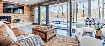 》Stunning Memphis Lake Front Home/Lakeview Escape w/ Spacious Layout!《