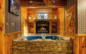 Interior - The Lakota Wolf Cabin - Outdoor Hot Tub + Romantic Spa Tub by the Fireplace (Sevierville)