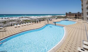 A heated pool - Summer Place 202 - Upscale 3 BR Beachfront - Free Beach Service! Sleeps 10! (Fort Walton Beach)