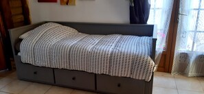 1 bedroom, iron/ironing board, free WiFi, bed sheets