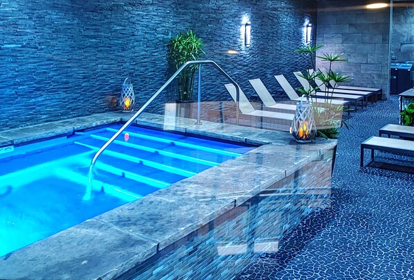 Indoor pool, outdoor pool