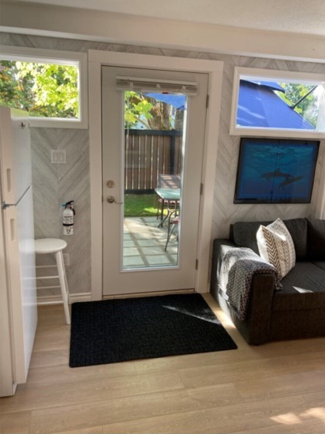 TV connectée, livres, chaîne hi-fi