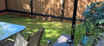 Recently reno'd cottage with private fenced yard, near beach, trails & village.