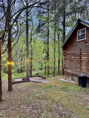 Fire Pit with rope lighting  - Liberty Lodge, Twin Lakes Country Cabins (Derby)