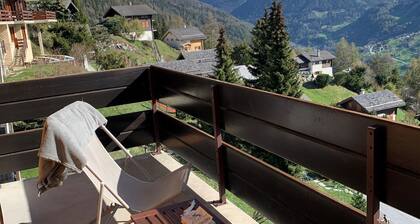 Aussen : 4-Zimmer-Duplex-Wohnung für 6 Personen, 2 Balkone nach Süden, schöne Aussicht -Innen : ca.