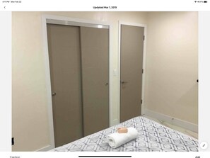 3 habitaciones, escritorio, tabla de planchar con plancha y wifi 