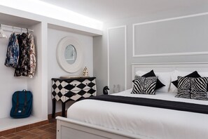 2 bedrooms, iron/ironing board, internet, bed sheets