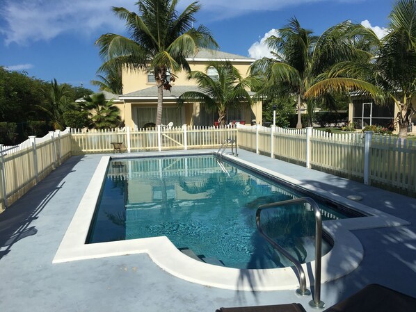 Alberca al aire libre 