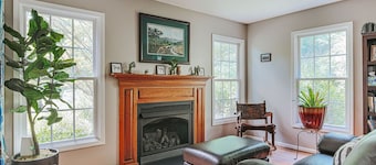 The Pond Cabin: Hot Tub & Stocked Pond